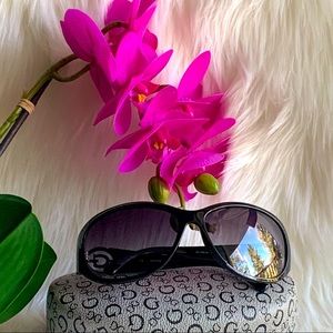 Guess GU 7309 Black-35 Sunglass